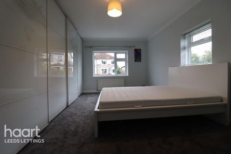 4 bedroom semi-detached house to rent - Photo 5