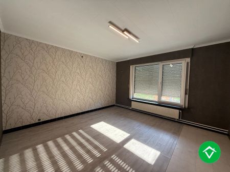 Gelijkvloerse woning met 3 slaapkamers, dubbele garage en tuin - Photo 3