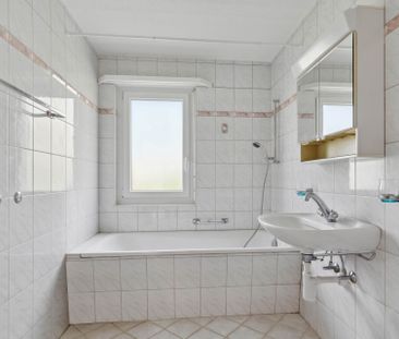 APPARTEMENT À LOUER DANS QUARTIER TRÈS ENSOLEILLÉ ET FAMILIAL - Photo 3