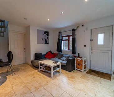 4 bedroom house to rent - Photo 3