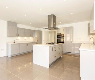 5 bedroom detached house to rent - Photo 1