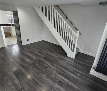 2 bedroom townhouse to rent - Photo 2