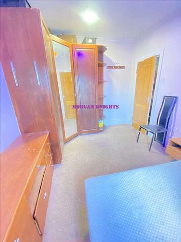 Outram Road, East Ham, E6 - Photo 4