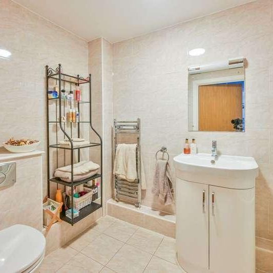 Alana Heights, Chingford, E4 - Photo 1