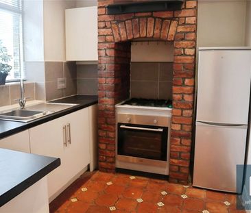 Holmfield, Clayton West, Huddersfield, HD8 - Photo 3