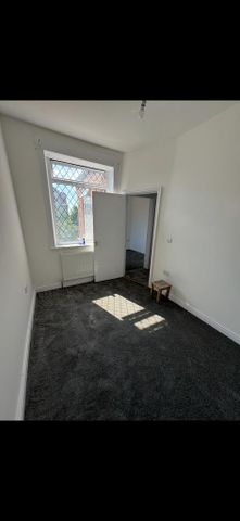 4 bedroom terraced house to rent - Photo 5