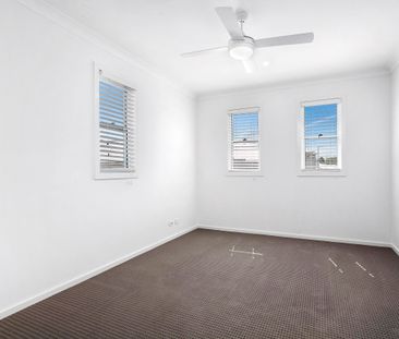 Stunning 4 Bedroom Home in Tullimbar Village - Photo 2