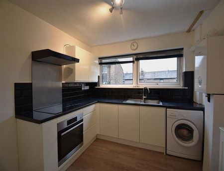 2 Bedroom Apartment To Let - Photo 4