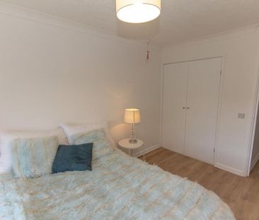 1 bedroom retirement property to rent - Photo 3