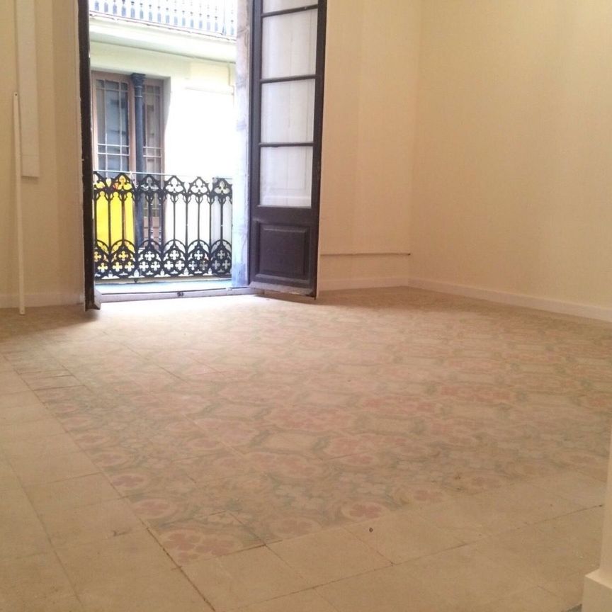 Estudio de alquiler en Carrer de Petritxol, 8, Barri Gòtic - Photo 1