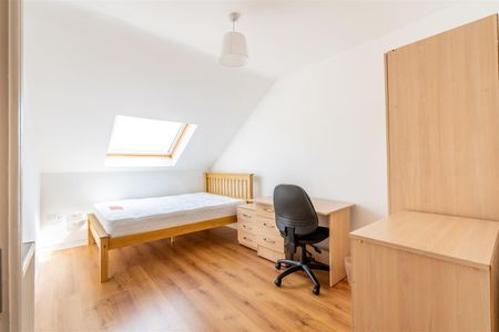 6 bed maisonette to rent in Stratford Road, Heaton, NE6 - Photo 4