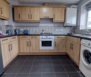 3 bedroom semi-detached house to rent - Photo 6