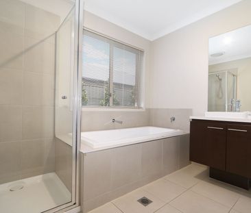 Where Contemporary Living Meets Everyday Ease - Photo 2