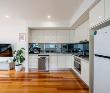 Central, modern space! - Photo 3