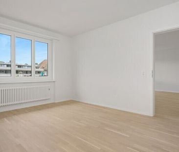 Beautiful 2.5-ZW with 2 balconies in the center of Biel - Foto 1