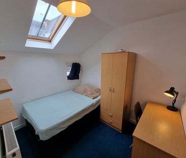 5 Bed Student Accommodation - Photo 4