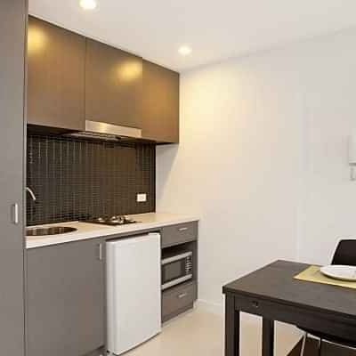 Studio with Balcony - Photo 2