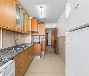 Apartment T2 in Encosta do Sol, Amadora - Photo 4