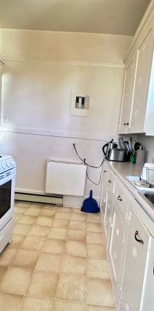 1 Bedroom Unit in James Bay - Photo 1