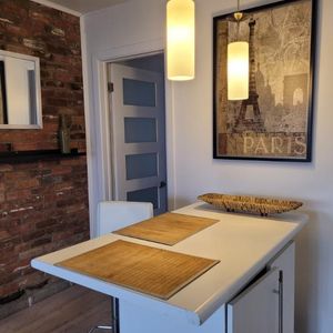 Appartement 3.5 rénové, chic et urbain – À deux pas de la rivière Saint-Maurice ! - Photo 2