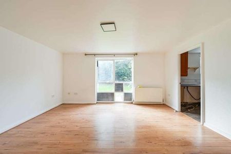 Albatross Close, Beckton, E6 - Photo 3