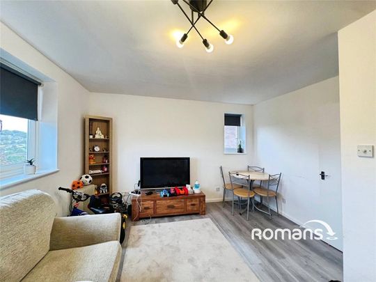 2 bedroom flat to rent - Photo 1