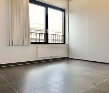 Appartement te huur in Eeklo voor € 925 met 2 slaapkamers - Foto 3