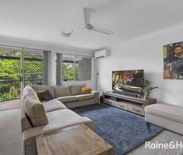 Spacious & Private Apartment in Prime Location with a Pool! - Photo 4