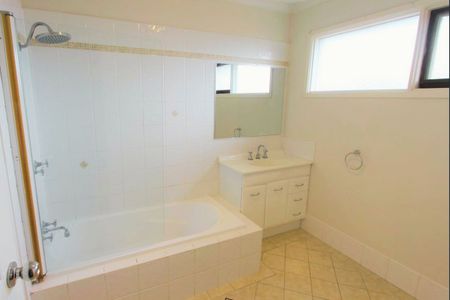 47 Georgiana Crescent Ambarvale NSW 2560 - Photo 3