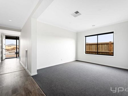 28 Mimossa Drive, BEVERIDGE - Photo 5