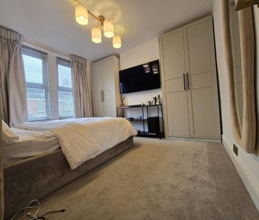 3 bedroom end of terrace house to rent - Photo 3