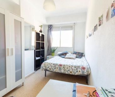 Plaza Honduras, Valencia, Valencian Community 46022 - Photo 2