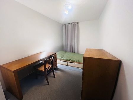 Room in a Shared House, With Garden, SW1V - Photo 3