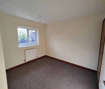 3 bedroom end of terrace house to rent - Photo 3