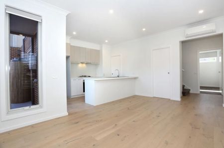 1/116 Southern Road, Heidelberg West VIC 3081 - Photo 3