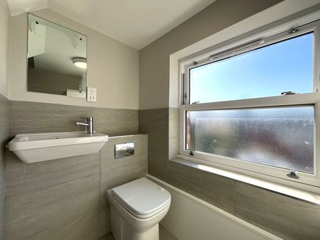 Flat 2, Warwick House, Avenue Road, DN2 - Photo 4