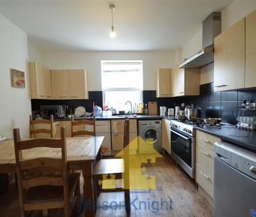 7 bedroom end of terrace house to rent - Photo 3
