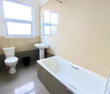 3 bedroom flat to rent - Photo 2