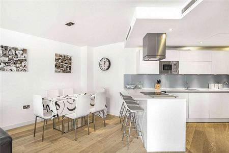 A spacious three bedroom apartment in a popular modern development. - Photo 2