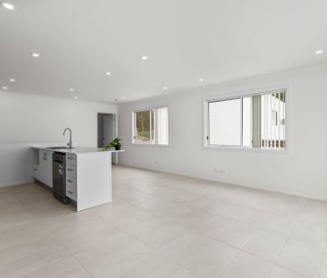 BRAND NEW MODERN AND STYLISH TOWNHOUSE - PRIME MOUNT HUTTON POSITION - Photo 1