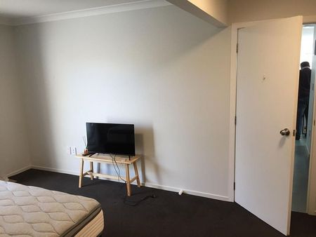 Ready to move in - fully furnished unit - Photo 3