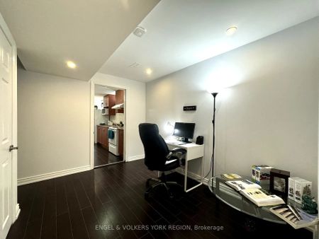 Detached Home For Lease | N9231520 - Photo 5