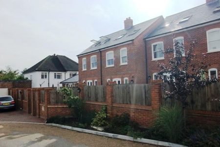 3 bedroom terraced house to rent - Photo 5