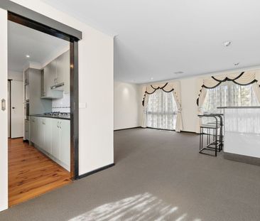 Updated 3BR Family Home With A Huge 5 Car Garage/Workshop Space - Photo 3