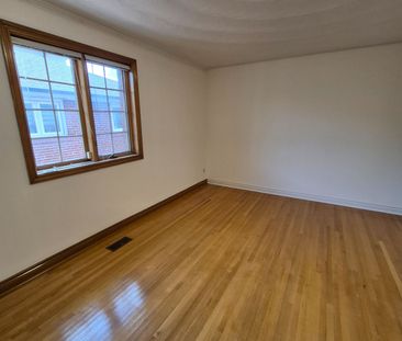 For Lease - 256 Cocksfield Avenue Unit# Rm 2, Toronto, Ontario - Photo 1