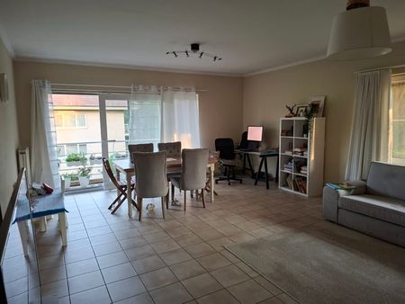 Appartement te huur - foto 2