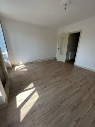 Dans belle maison, joli T1 entièrement rénové - Photo 1