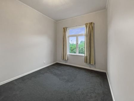 5-BEDROOMS BY THE BEACH! - Photo 5