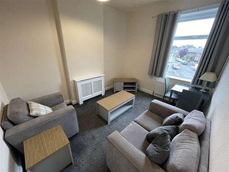 Park Road, Adlington, PR7 - Photo 2