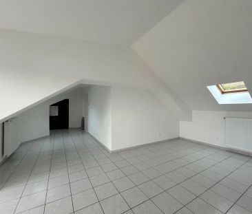 Appartement à louer 5 pièces 85.57m² - Photo 1